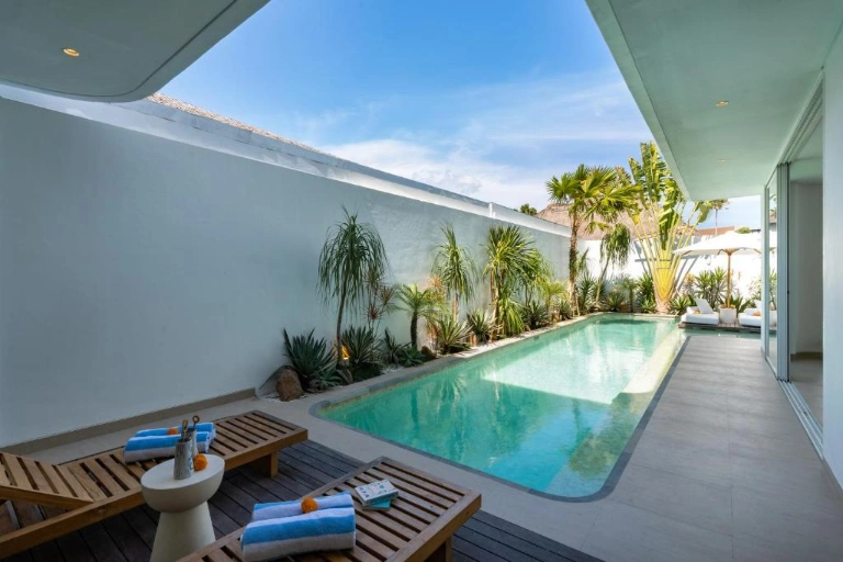 4BR Luxury Villa in Canggu, 4-bed villa for rent in Canggu – photo 3 of 15