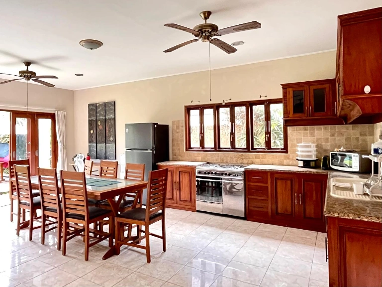 2br Family Villa in Umalas With Big Garden, 2-bed villa for rent in Canggu – photo 6 of 15