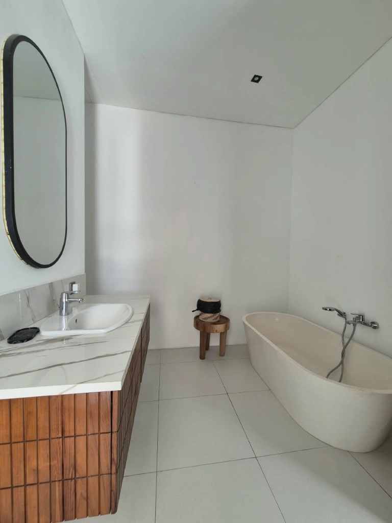 Modern Residence in Pererenan with Rice Field View, 3-bed villa for rent in Pererenan – photo 5 of 11