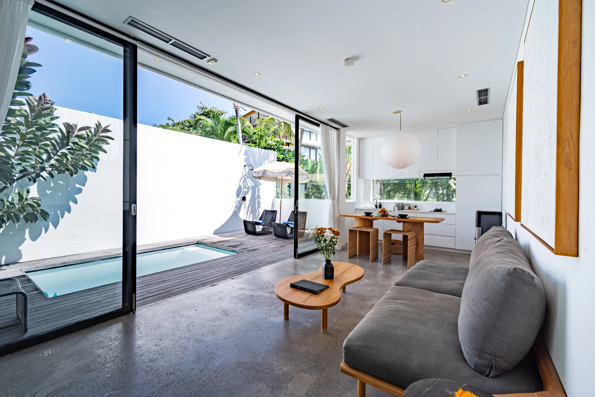 Modern 1BR Pool Villa • 6 Mins to Finns • Private Oasis, 1-bed villa for rent in Canggu – photo 6 of 15