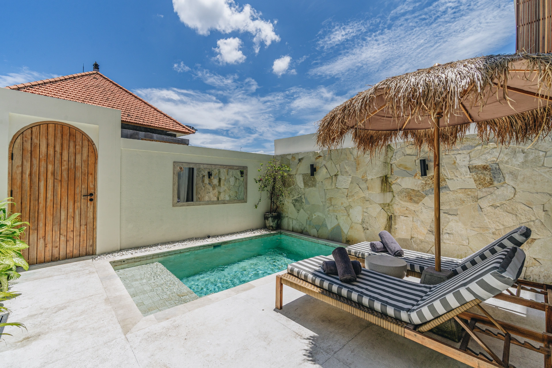 Stylish 2BR Private Pool Villa • 5 Min to Batu Bolong Beach, 2-bed villa for rent in Canggu – photo 8 of 15