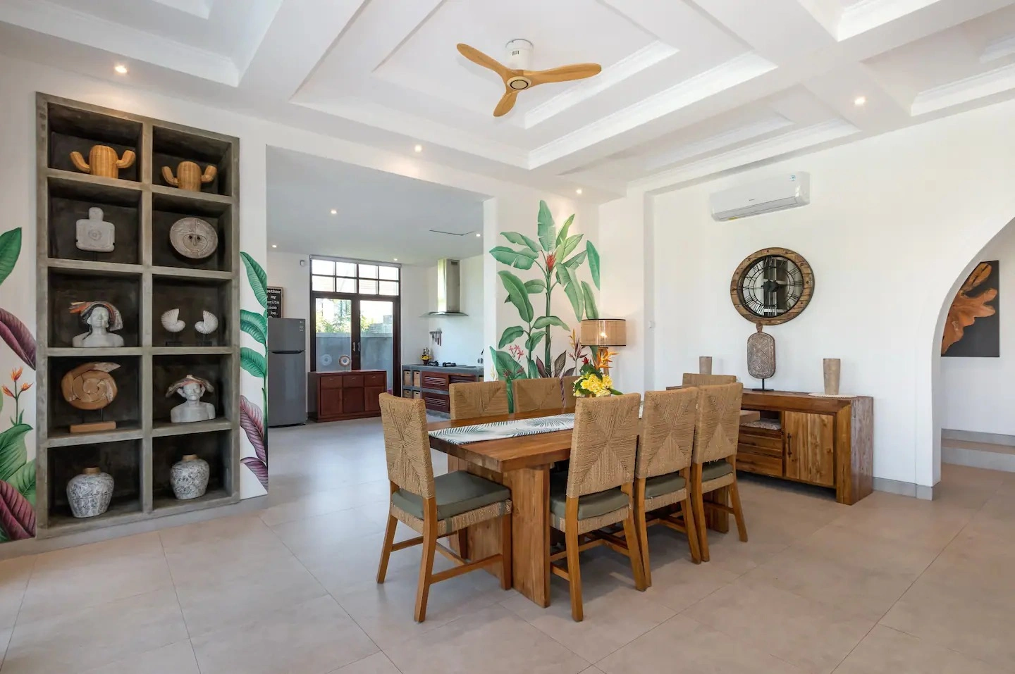Big Garden 4BR Villa for Rent at Berawa, 4-bed villa for rent in Canggu – photo 2 of 15