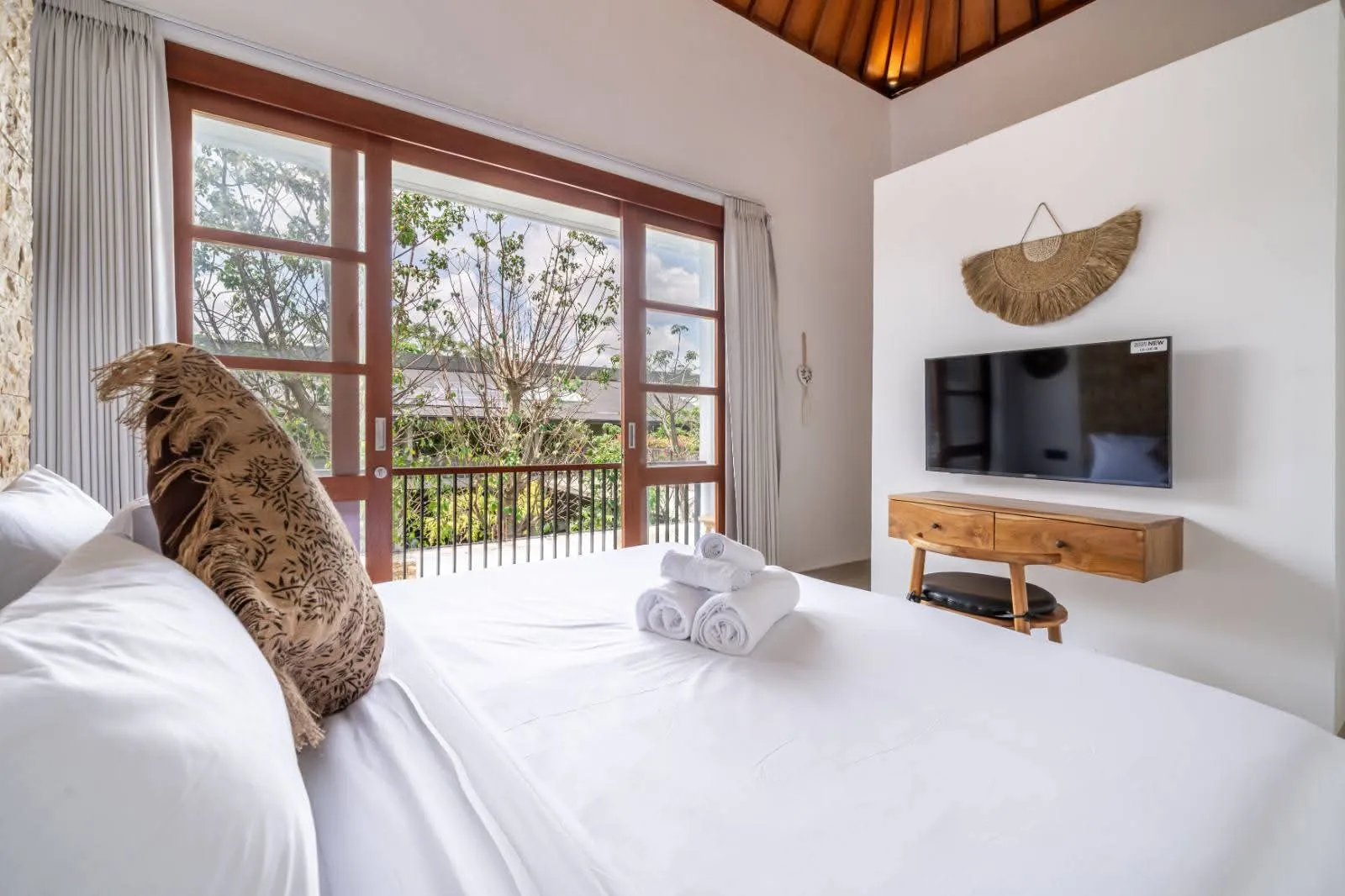 Brand New 3 Bedroom Villa in Central Berawa, Idr 28.5 Mill/month, 3-bed villa for rent in Canggu – photo 8 of 9