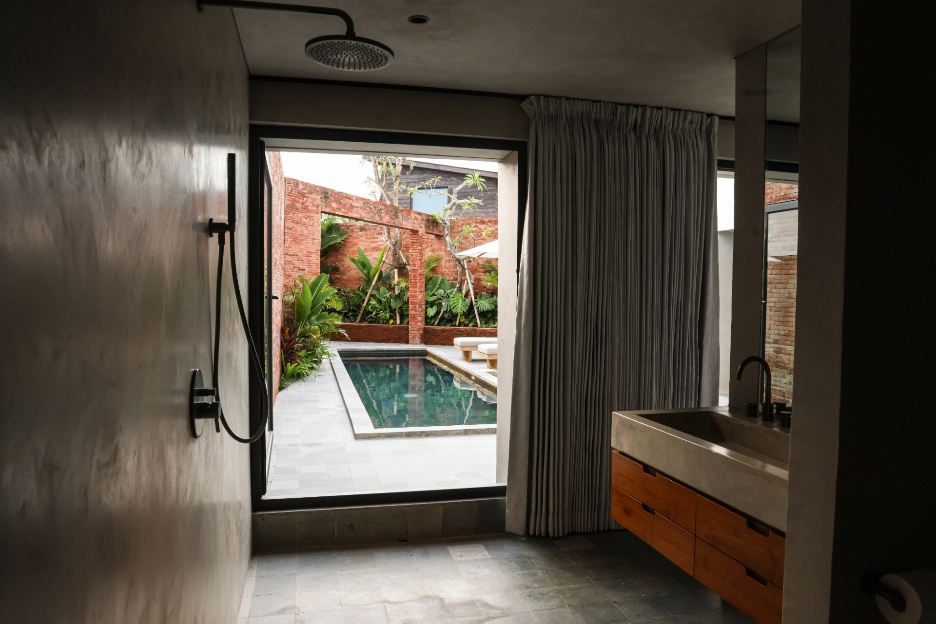 Villa Forma - Luxurious Brand New 2 Bedroom Industrial Villa in Canggu, 2-bed villa for rent in Canggu – photo 7 of 15