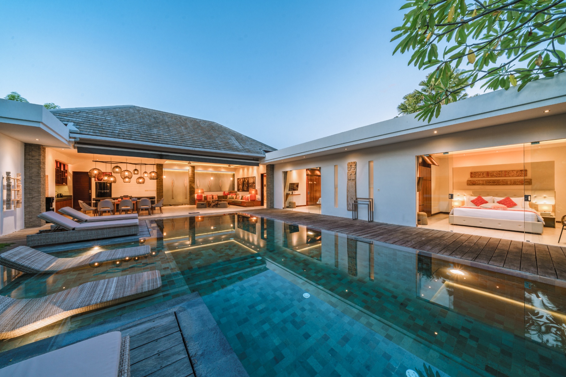Lux 4bd Designer Villa 2min-Berawa Beach & Finns!, 4-bed villa for rent in Canggu – photo 11 of 15