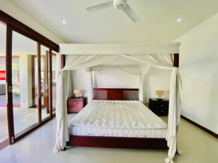 3 Bedrooms Brand New Villa in Berawa, 3-bed villa for rent in Canggu – photo 9 of 15