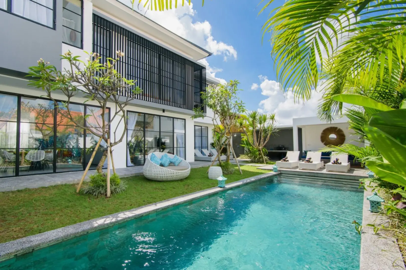 4 Bedroom Villa in Berawa Usd 6500/month, 4-bed villa for rent in Canggu – photo 2 of 13