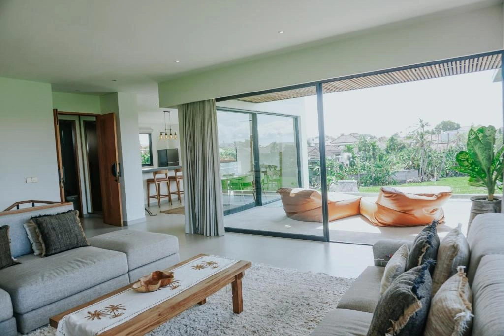 3BR Luxury Villa in Berawa Canggu, 3-bed villa for rent in Canggu – photo 11 of 15