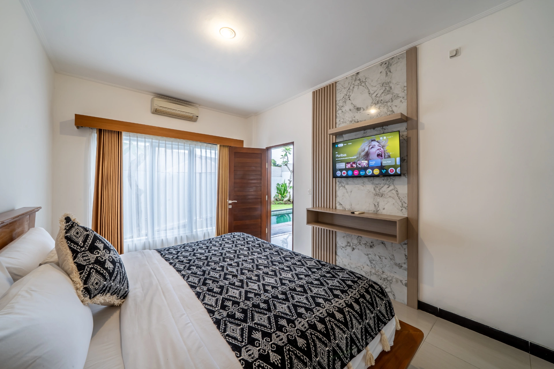 Villa Dewi - Contemporary 3 bedroom villa in peaceful area of Tumbak Bayuh, 3-bed villa for rent in Pererenan – photo 6 of 15
