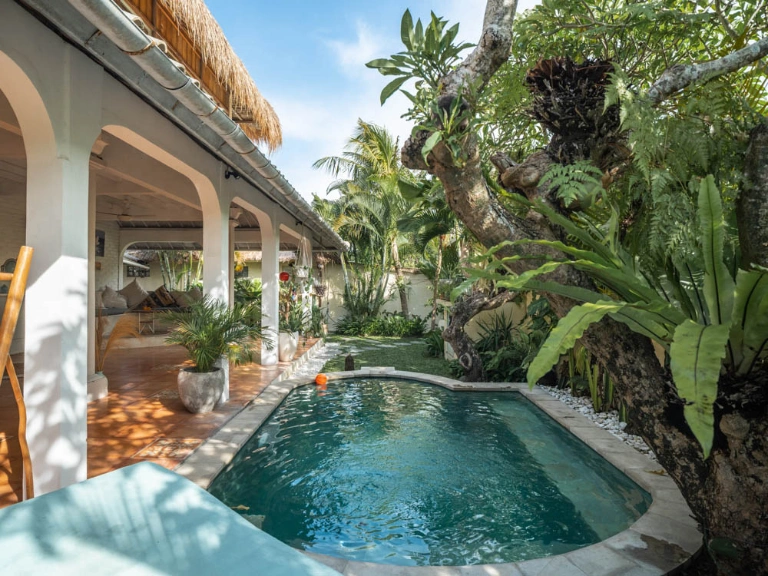 Charming 2-BR Villa 300 Meters From the Beach, 2-bed villa for rent in Canggu – photo 2 of 15