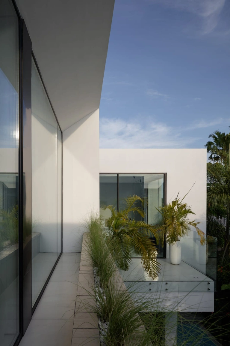 Ultra Luxury Designer 3 Bedroom Smart Villa in Central Berawa, 3-bed villa for rent in Canggu – photo 15 of 15