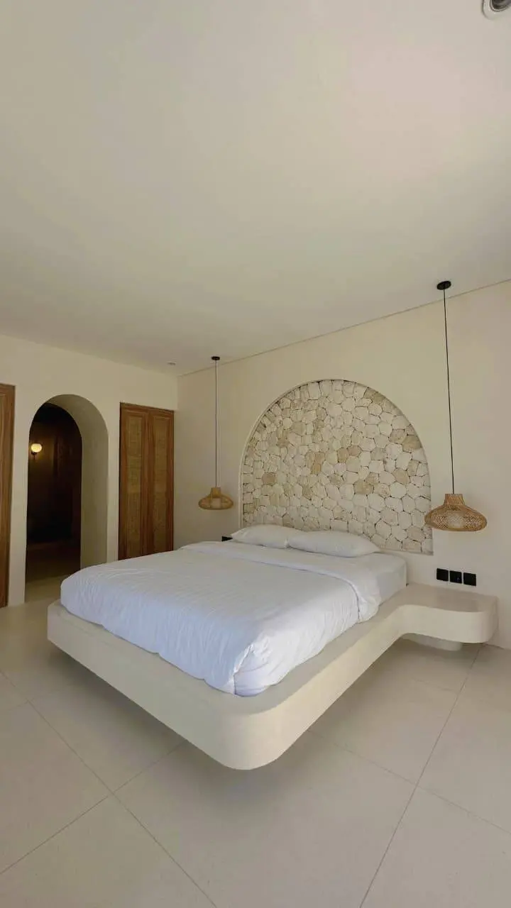Spacious 3BR Villa w/ Private Pool and Rooftop Jacuzzi, 3-bed villa for rent in Uluwatu – photo 14 of 15