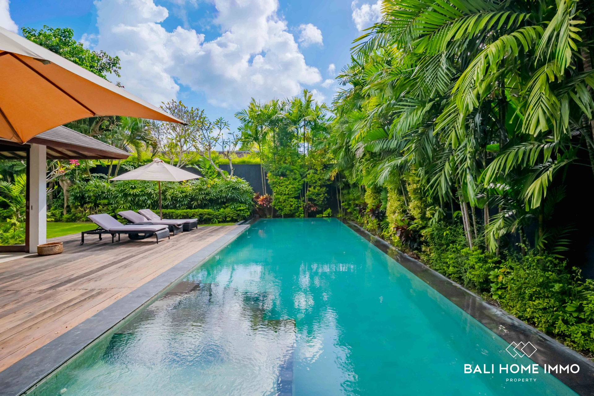Expansive 4 Bedrooms for Rent & Sale - Walk Distance to Jimbaran Beach, 4-bed villa for rent in Uluwatu – photo 4 of 15