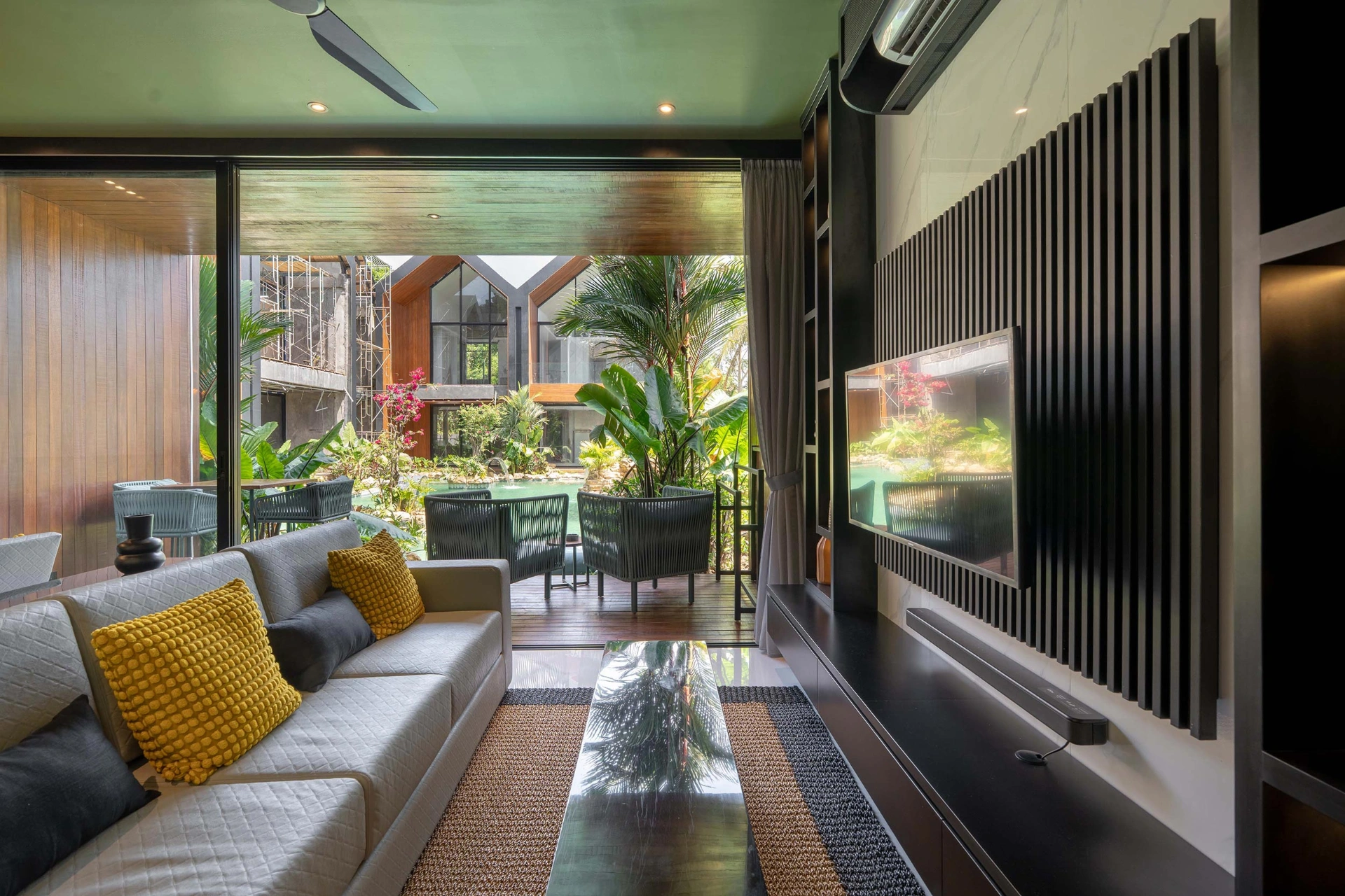 Ricefield Lagoon 1BR Villa 3 mins to Ubud Center, 1-bed villa for rent in Ubud – photo 3 of 15