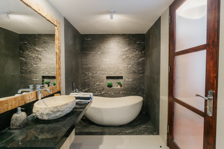 HOT LOCATION | Modern 3-Bedroom Villa in Tegal Cupek, 3-bed villa for rent in Seminyak – photo 9 of 11