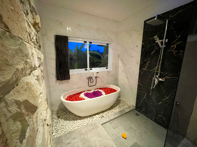Spacious 1 Bedroom + 1 Living Room Villa for Long-Term Rent – Sayan, Ubud, 1-bed villa for rent in Ubud – photo 7 of 15