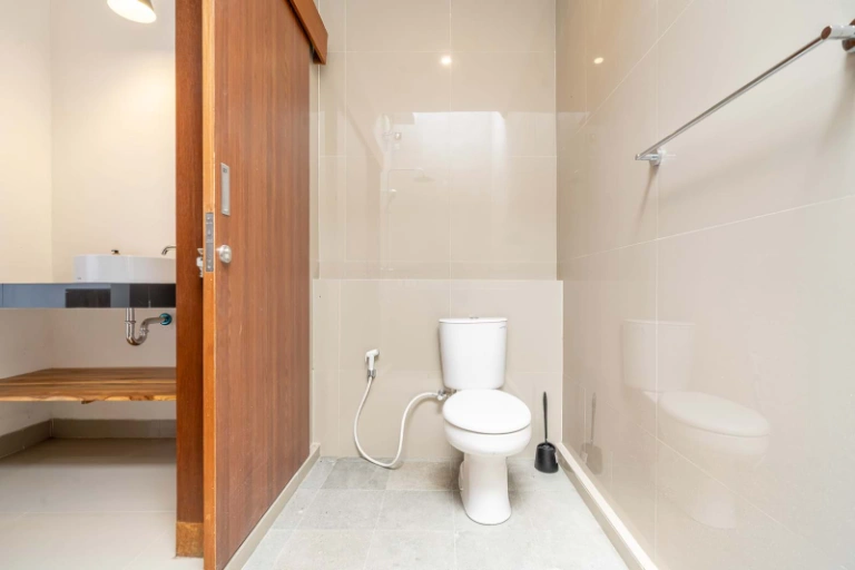 Brand New 3BR Villa at Central Berawa, 3-bed villa for rent in Canggu – photo 13 of 15