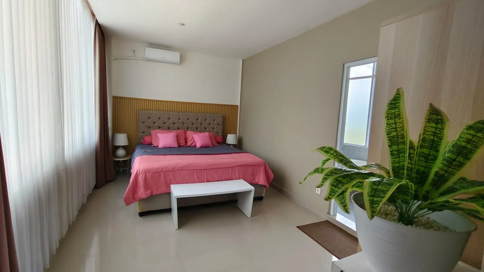 Modern Villa with Office Room - 3 Bedroom Just Minutes to GWK Uluwatu, 3-bed villa for rent in Uluwatu – photo 2 of 15