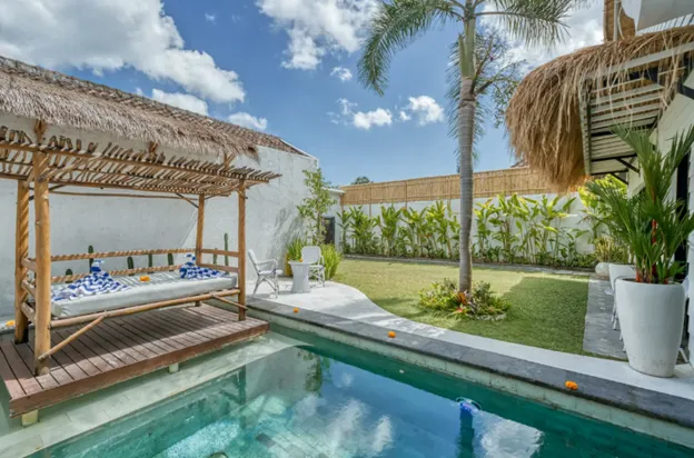 Villa Rental 4-Bedrooms Close to Padel Court and Cemagi Beach, Bali, 4-bed villa for rent in Seseh – photo 5 of 15
