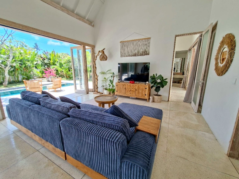 2-Bedroom Villa with Saltwater Pool in Abianbase, 2-bed villa for rent in Canggu – photo 5 of 15
