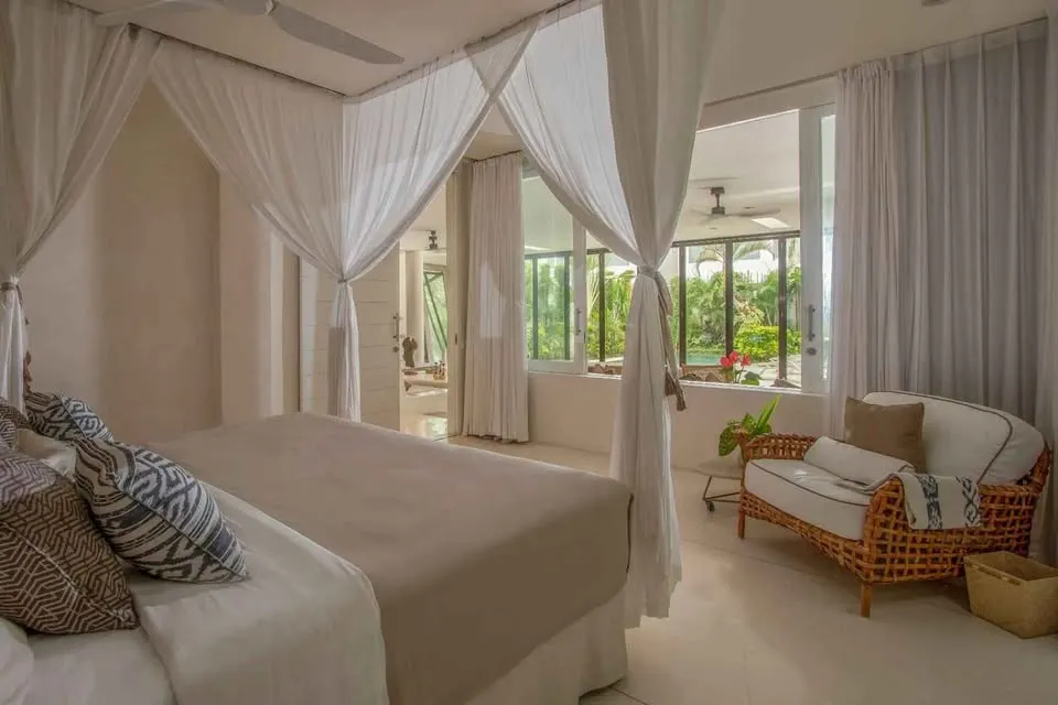 Luxury 5-Bedroom Ocean View Villa – Batu Belig, 5-bed villa for rent in Canggu – photo 6 of 11
