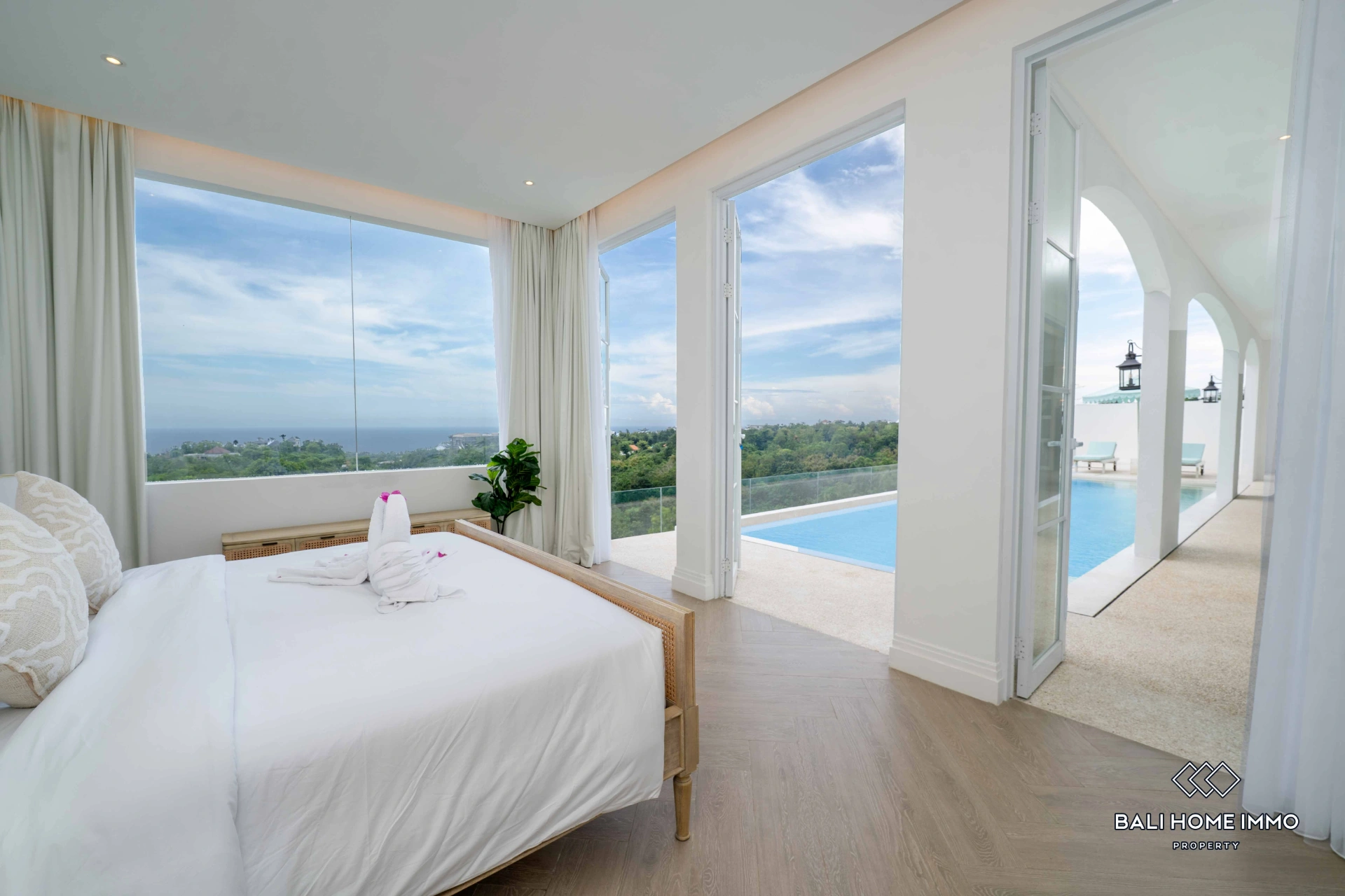 Luxurious 4 Bedrooms Ocean View Villa for Rent in Ungasan, 4-bed villa for rent in Uluwatu – photo 10 of 15