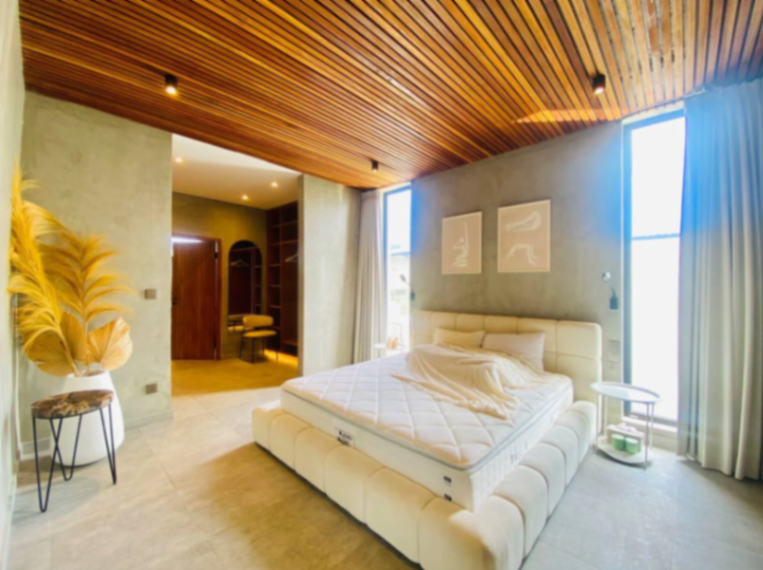 4 Bedrooms Villa Walking Distance to Berawa Beach, 4-bed villa for rent in Canggu – photo 6 of 15
