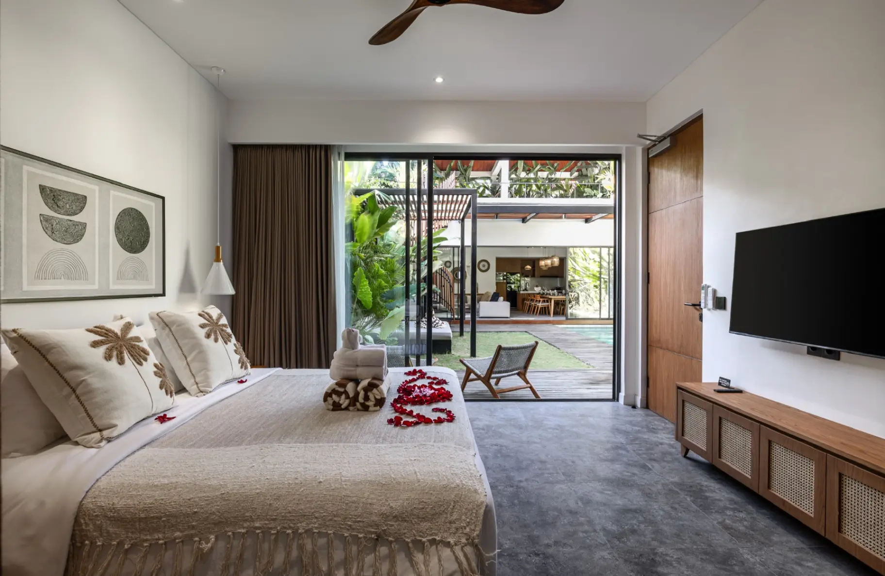 300m to the BEACH PREMIUM BATU BOLONG Canggu 4br villa, 4-bed villa for rent in Canggu – photo 11 of 15