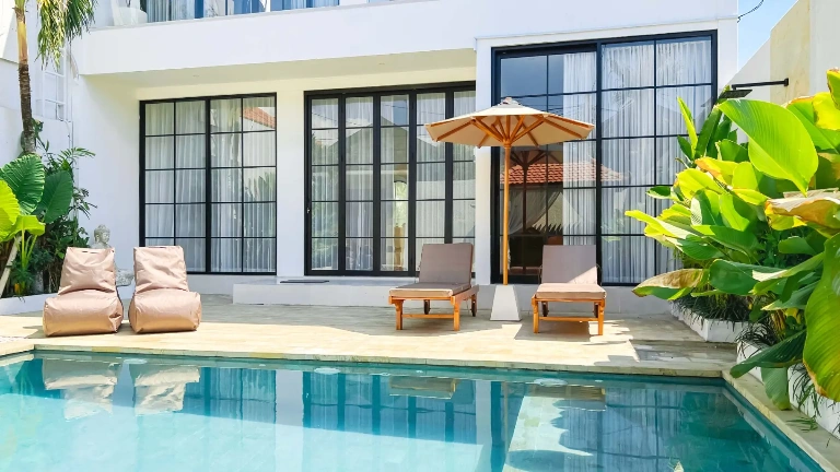 3 Bedroom Modern Villa for Monthly and Yearly Rent in Berawa, 3-bed villa for rent in Canggu – photo 2 of 15