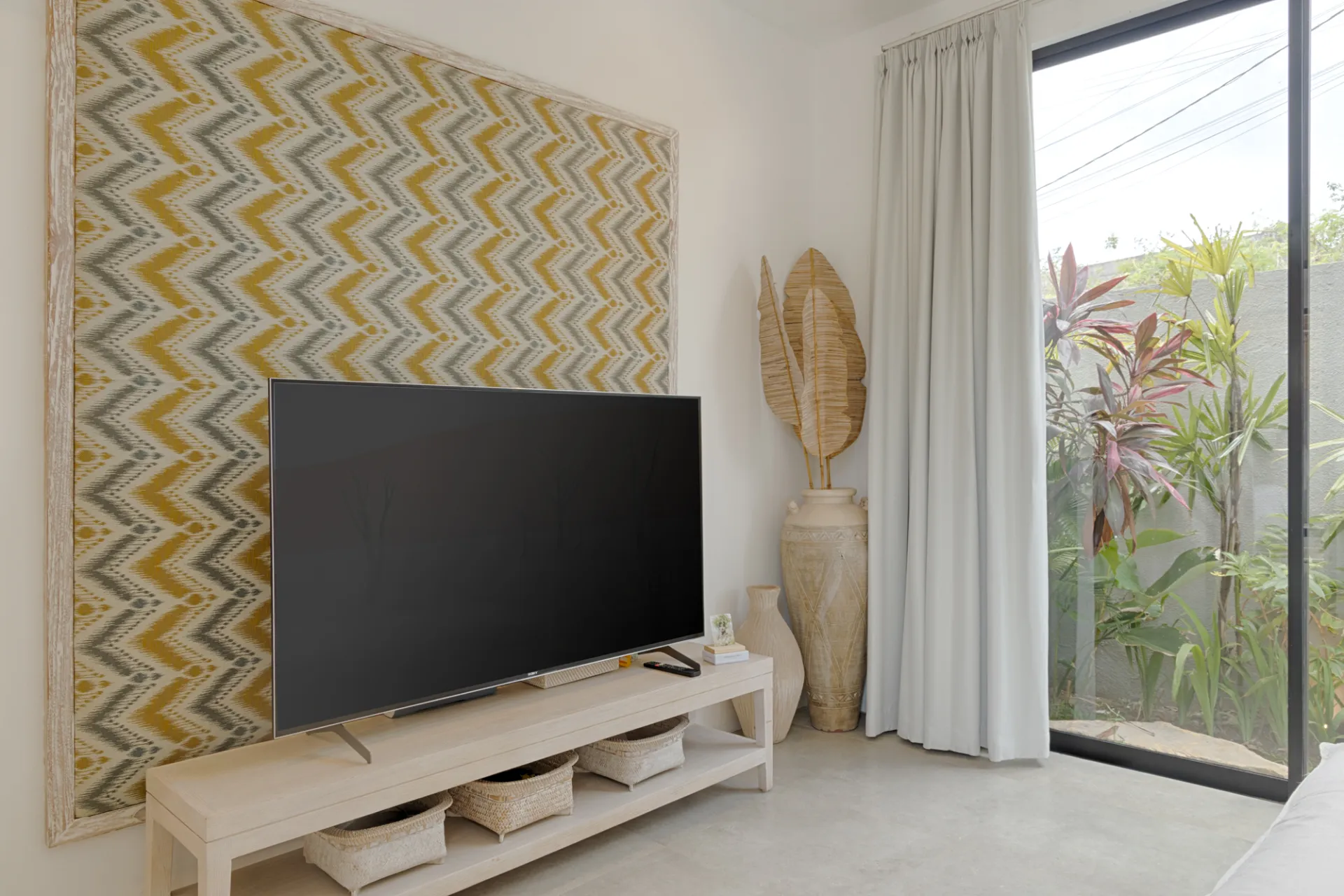 The Art-Inspired 2BR Modern Villa with Private Pool near Melasti Beach, 2-bed villa for rent in Uluwatu – photo 9 of 15
