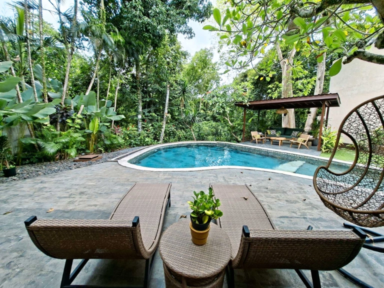 3BR with Open Living Concept and Jungle Surroundings in Buwit, 3-bed villa for rent in Tabanan – photo 14 of 15