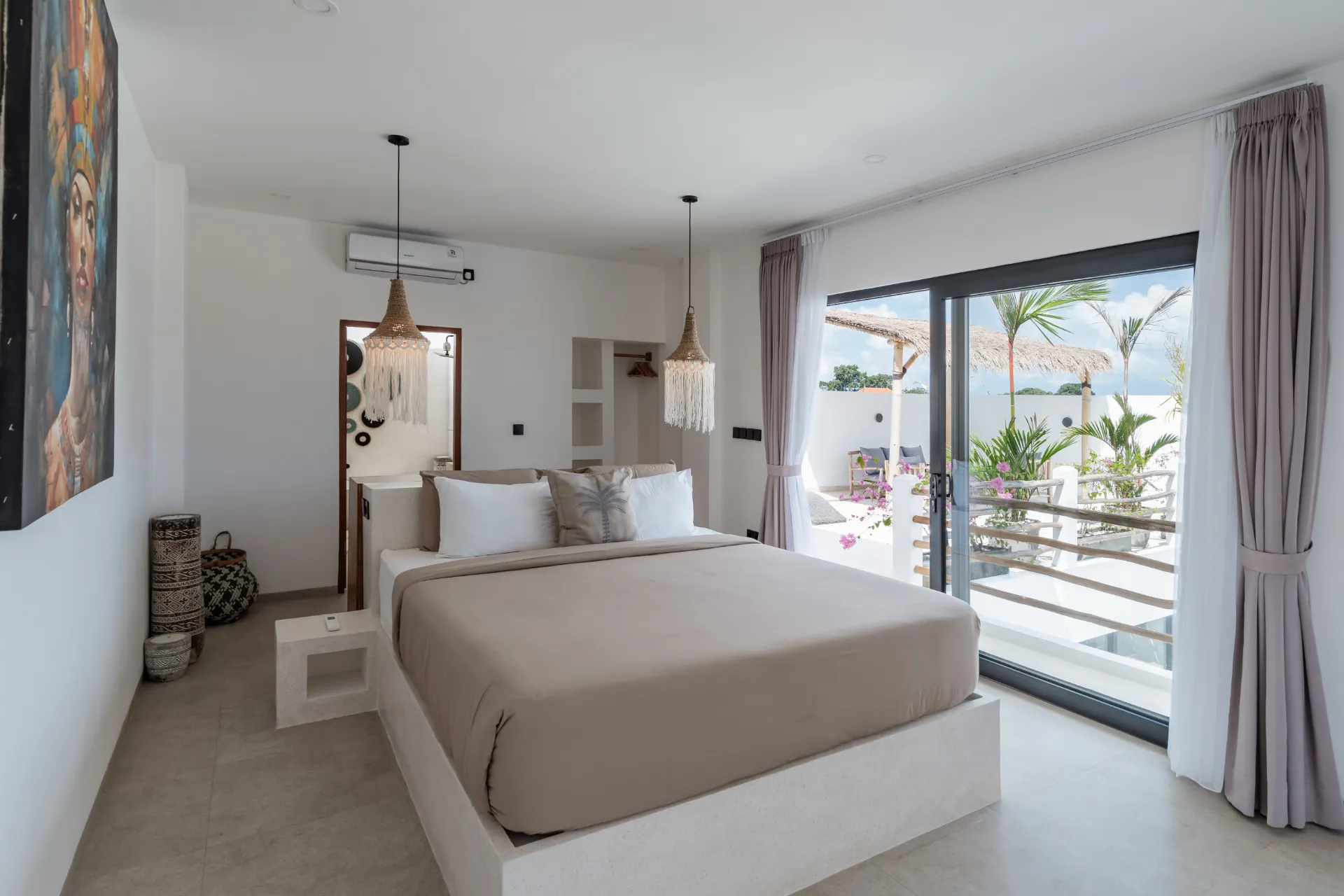 Luxe 3BR Villa w/ Rooftop, Billiard & Large Pool – 10 Min to Canggu, 3-bed villa for rent in Pererenan – photo 6 of 15