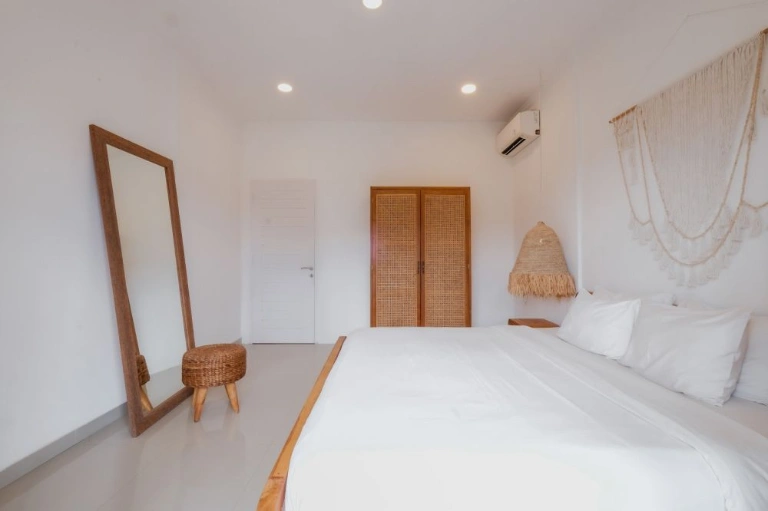 1BR Boutique Villa with Shared Pool in Central Pererenan, 1-bed villa for rent in Pererenan – photo 3 of 13