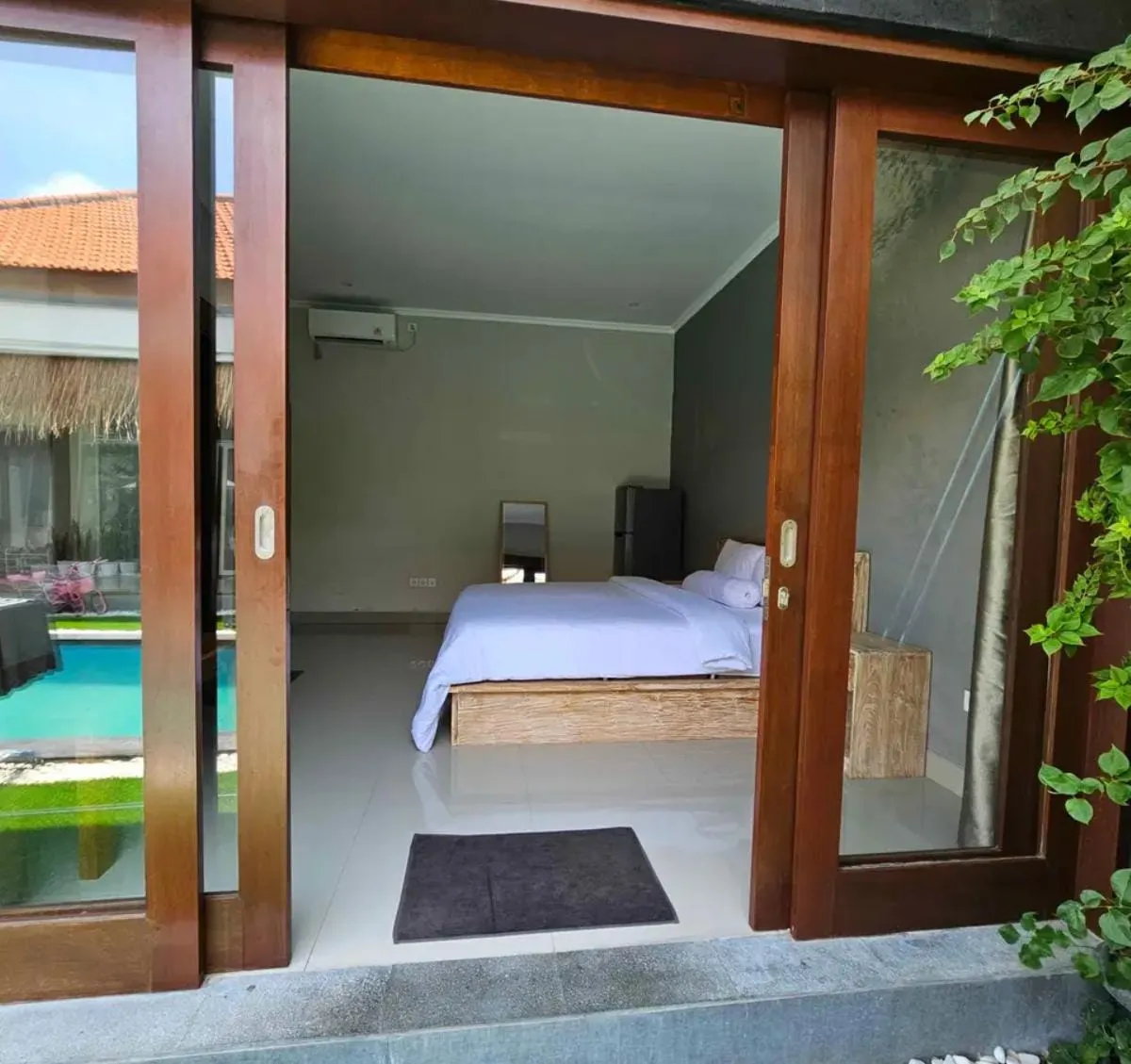 3BR Villa Family at Kerobokan near Kiddy School, 3-bed villa for rent in Seminyak – photo 5 of 15