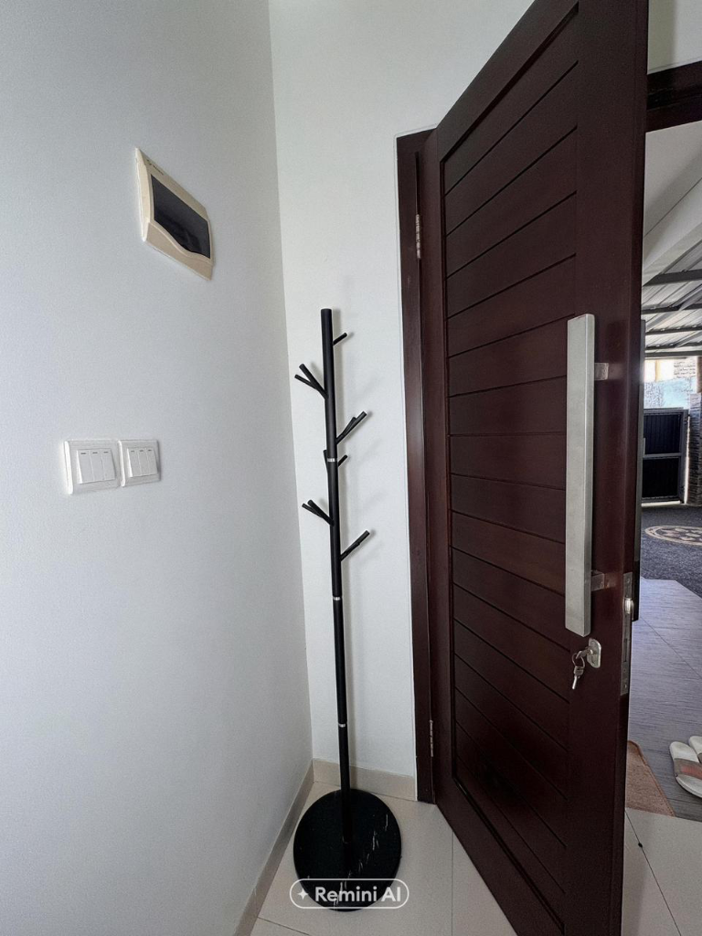 3BR Rooftop Jacuzzi BoltokVilla Near Melasti Beach, 3-bed villa for rent in Kuta – photo 9 of 15