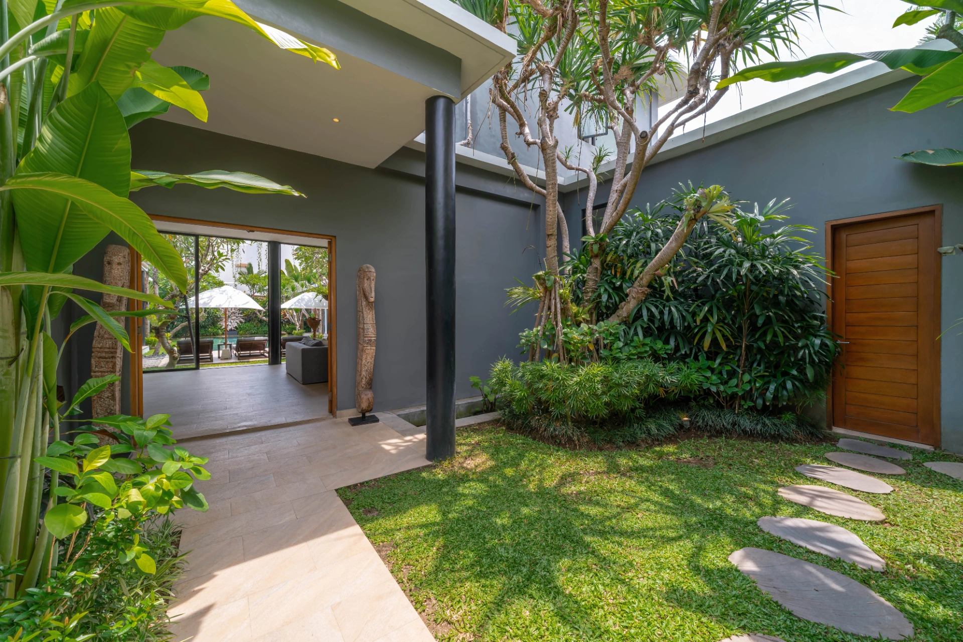 Vida Mira - Elegant 4BR Beachside Villa in Canggu, 4-bed villa for rent in Canggu – photo 4 of 15