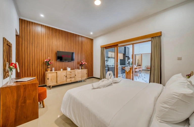 Stylish 3BR Private Pool Villa SOHAM in Canggu, 3-bed villa for rent in Canggu – photo 2 of 15