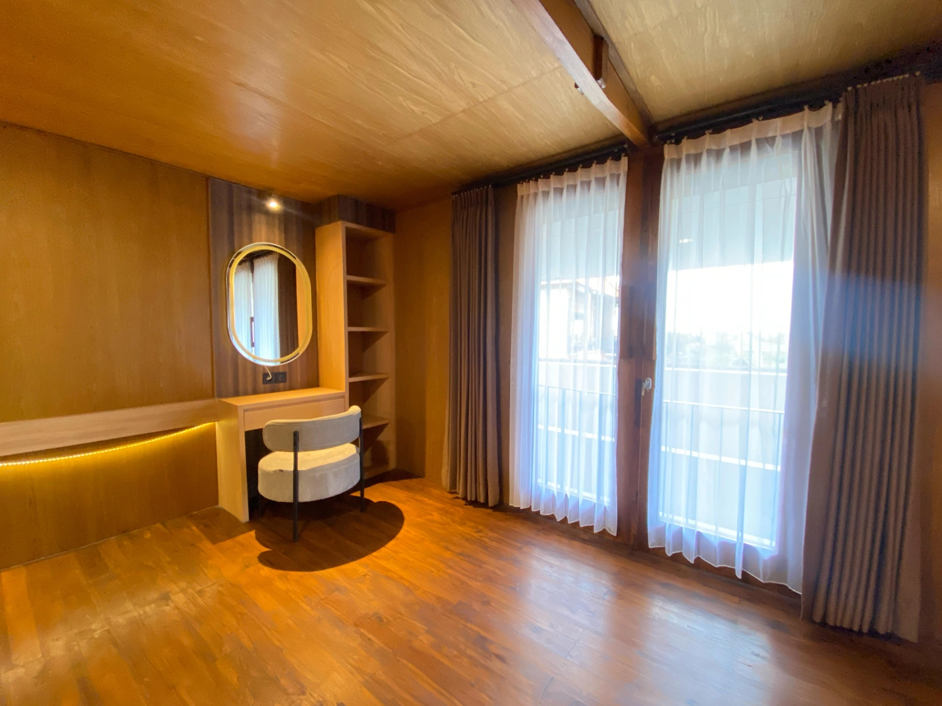 3BR Villa with Rice Field & Sea Views + Rooftop Jacuzzi in Seseh, 3-bed villa for rent in Seseh – photo 5 of 15