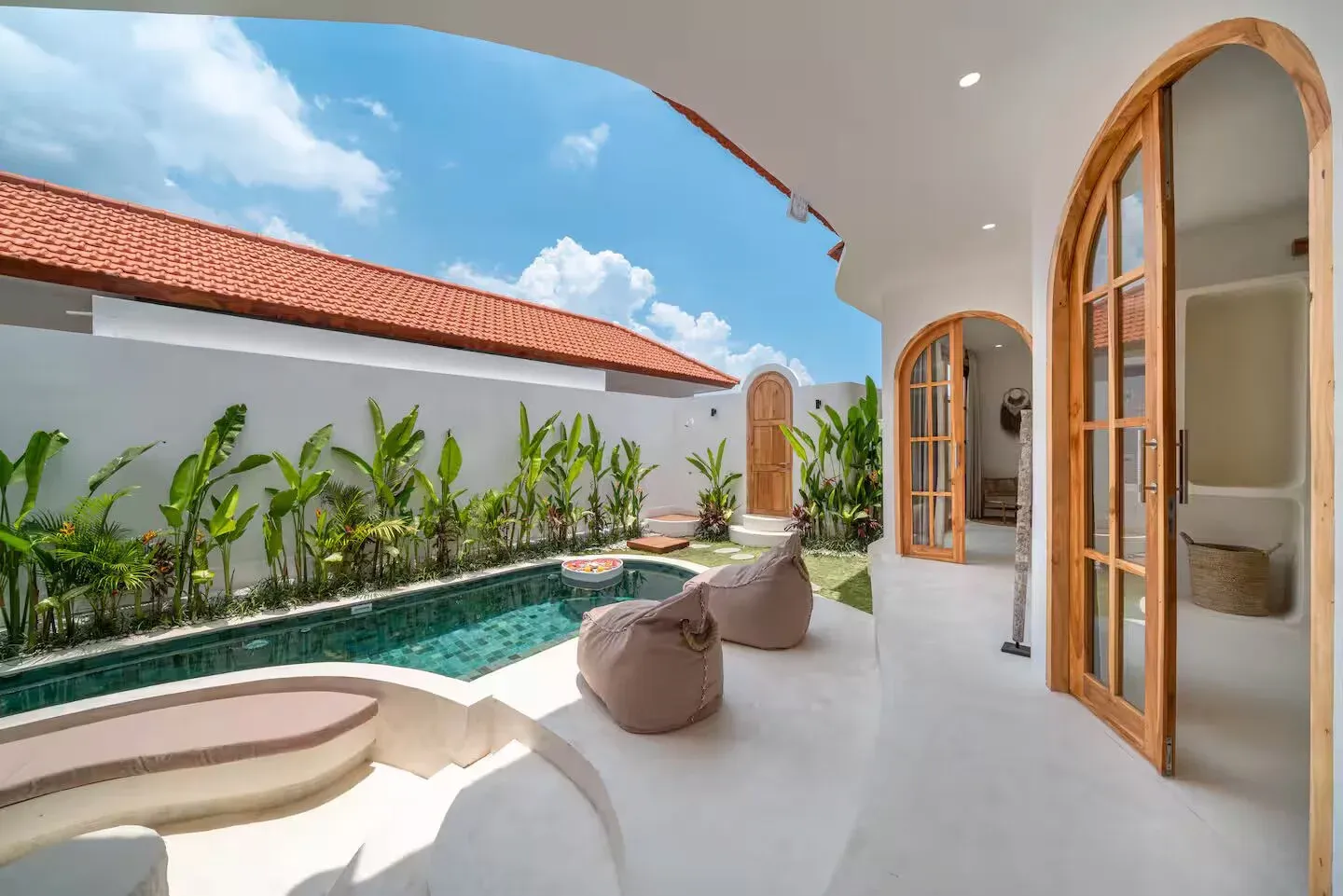 3 Bedrooms Villa in Canggu, 3-bed villa for rent in Canggu – photo 8 of 15