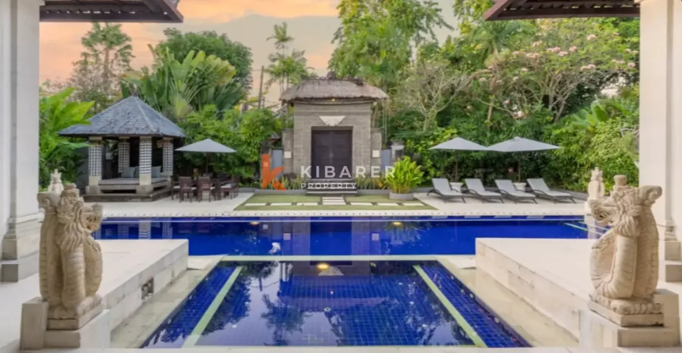 Tropical Hideaway - Expansive 5BR Villa in Seminyak's Golden Triangle, 5-bed villa for rent in Seminyak – photo 7 of 14