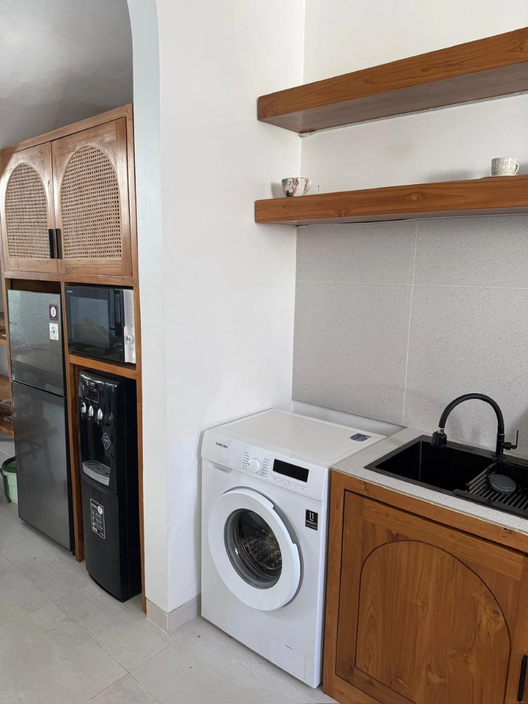 New 3 bedroom mediterranean villa with Rooftop in balangan Uluwatu, 3-bed villa for rent in Uluwatu – photo 3 of 10