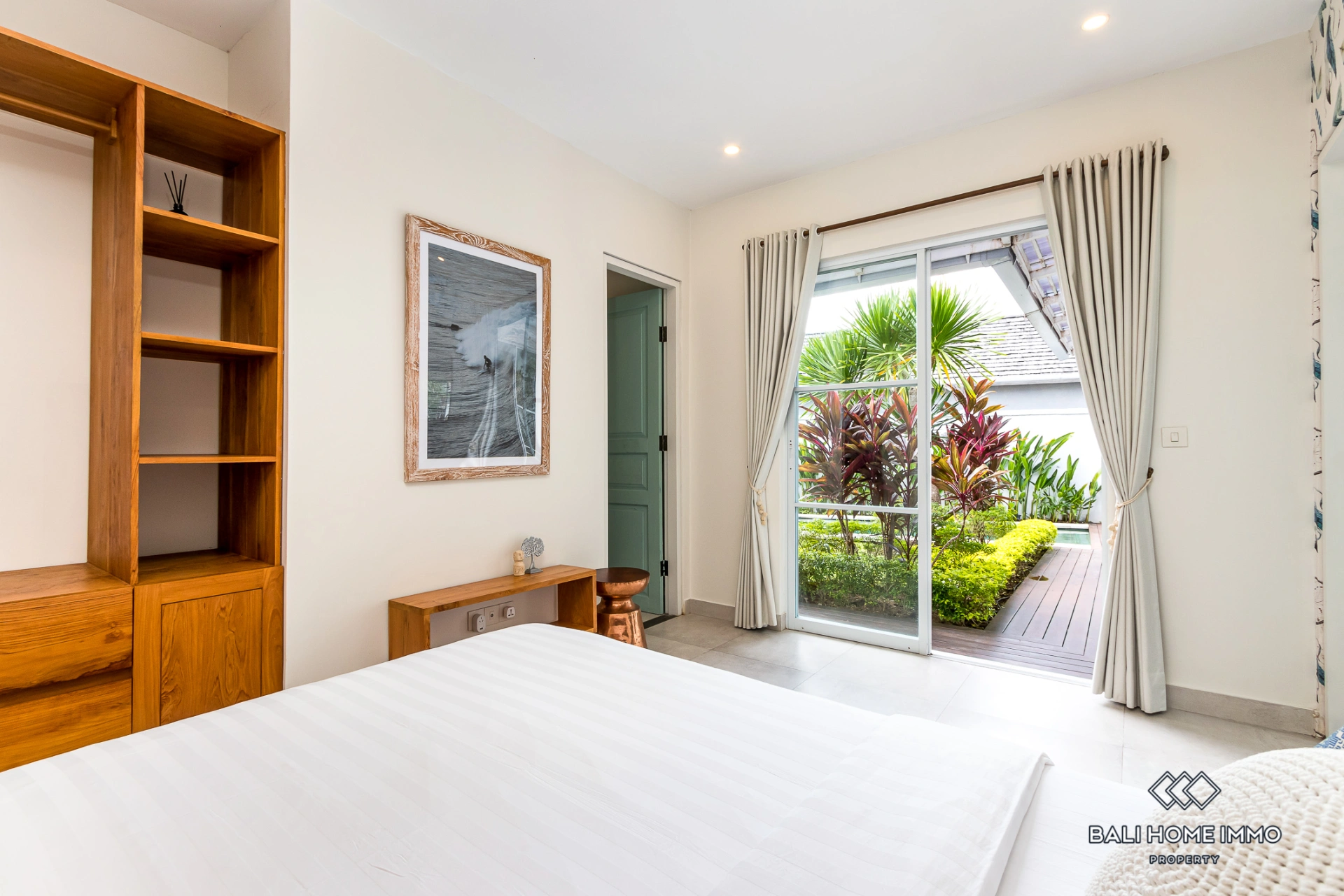 3 Bedroom Minimalist Family Villa For Rent Monthly in Berawa, 3-bed villa for rent in Canggu – photo 8 of 13