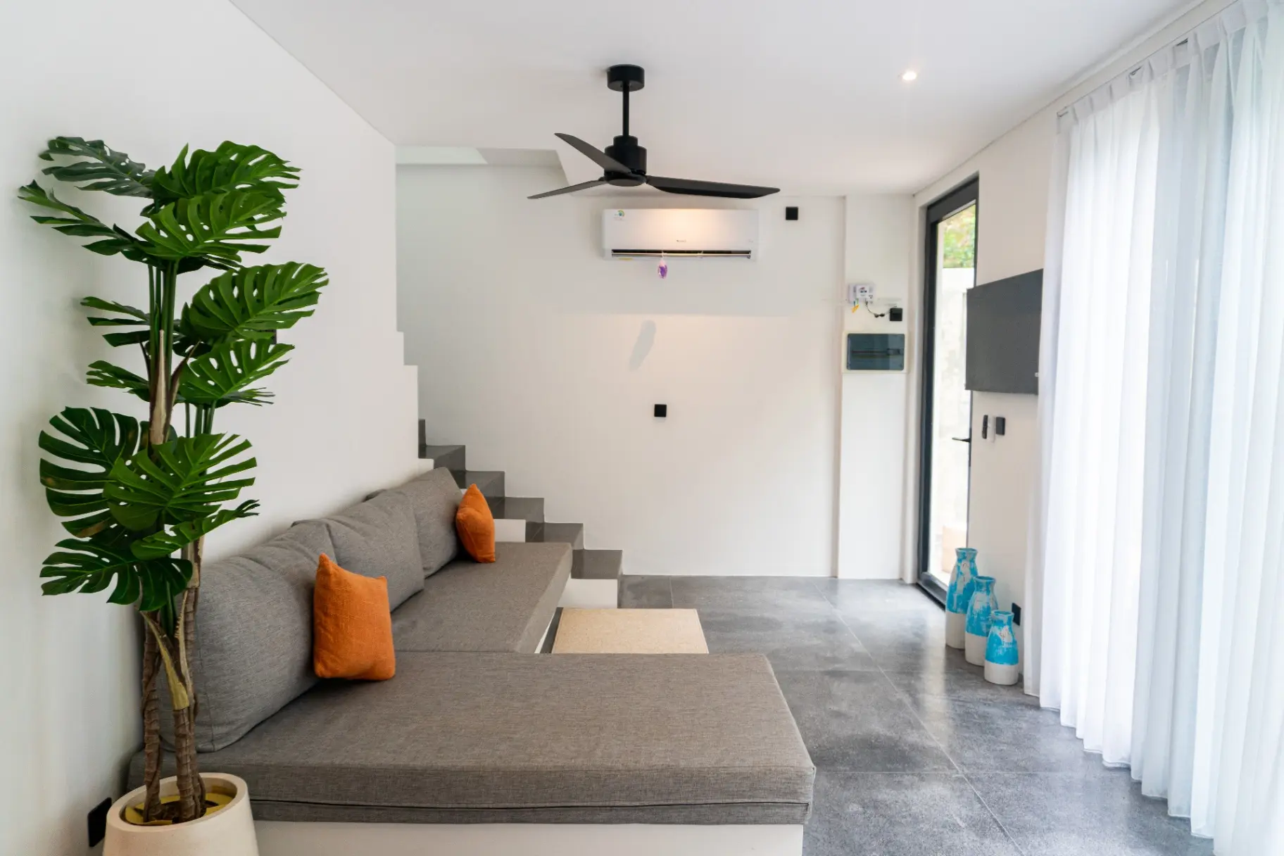 Considered 2BR Villa w/ Sunset Views and Home Office, 2-bed villa for rent in Uluwatu – photo 4 of 9