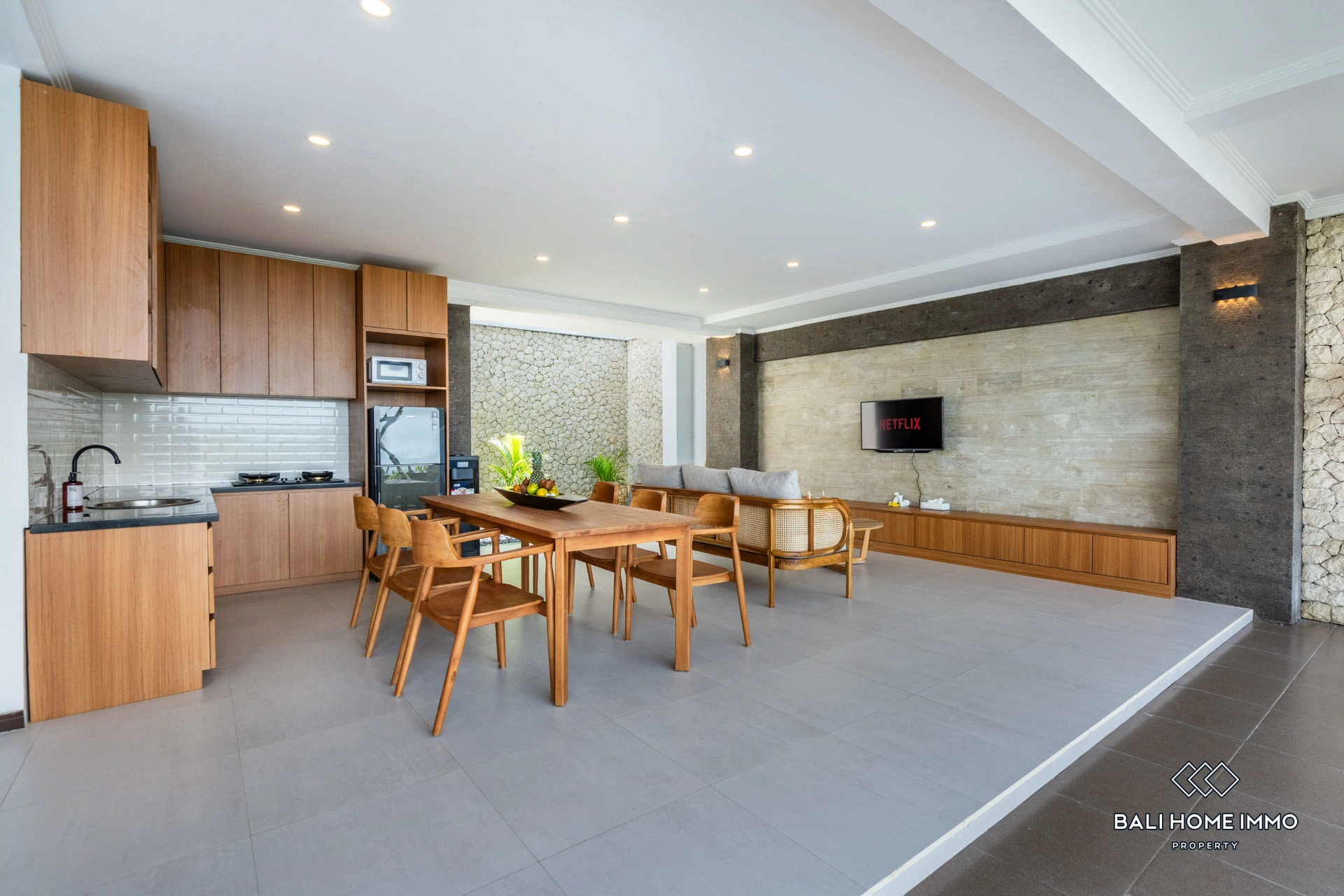 Newly Renovated Ocean View 4 Bedrooms Villa for Rent & Sale in Ungasan, 4-bed villa for rent in Uluwatu – photo 8 of 15