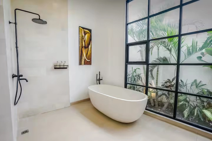 Luxury 3BR Pool Villa • 5 Mins to Finns & Atlas, 3-bed villa for rent in Canggu – photo 10 of 15