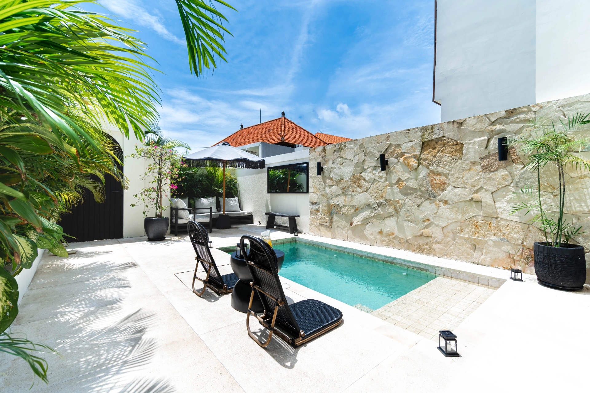 Luxury Black Villa w/ Private Pool • 8 Min to Beach, 1-bed villa for rent in Canggu – photo 2 of 15