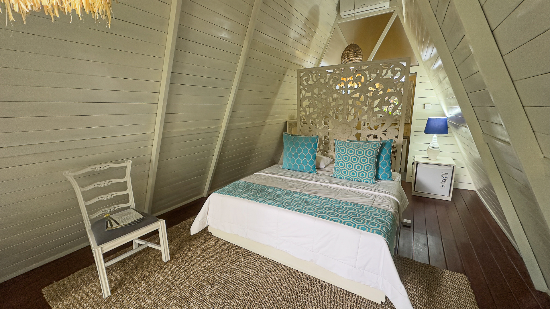 6 Bedroom Modern Joglo Villa with Big Garden in Canggu, Bali, 6-bed villa for rent in Canggu – photo 2 of 15