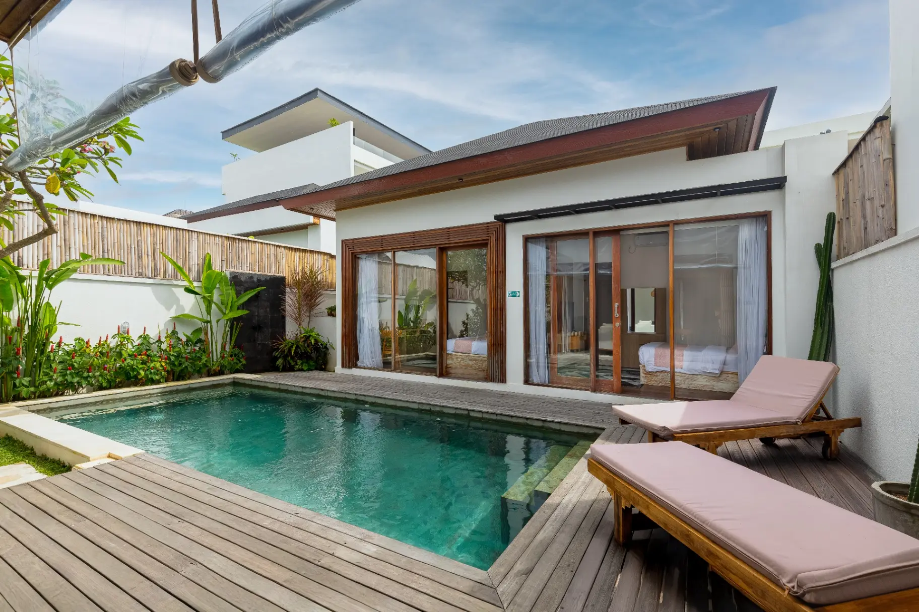 Bernard - Poolside Access & Garden Villa, Uluwatu, 2-bed villa for rent in Uluwatu – photo 7 of 15