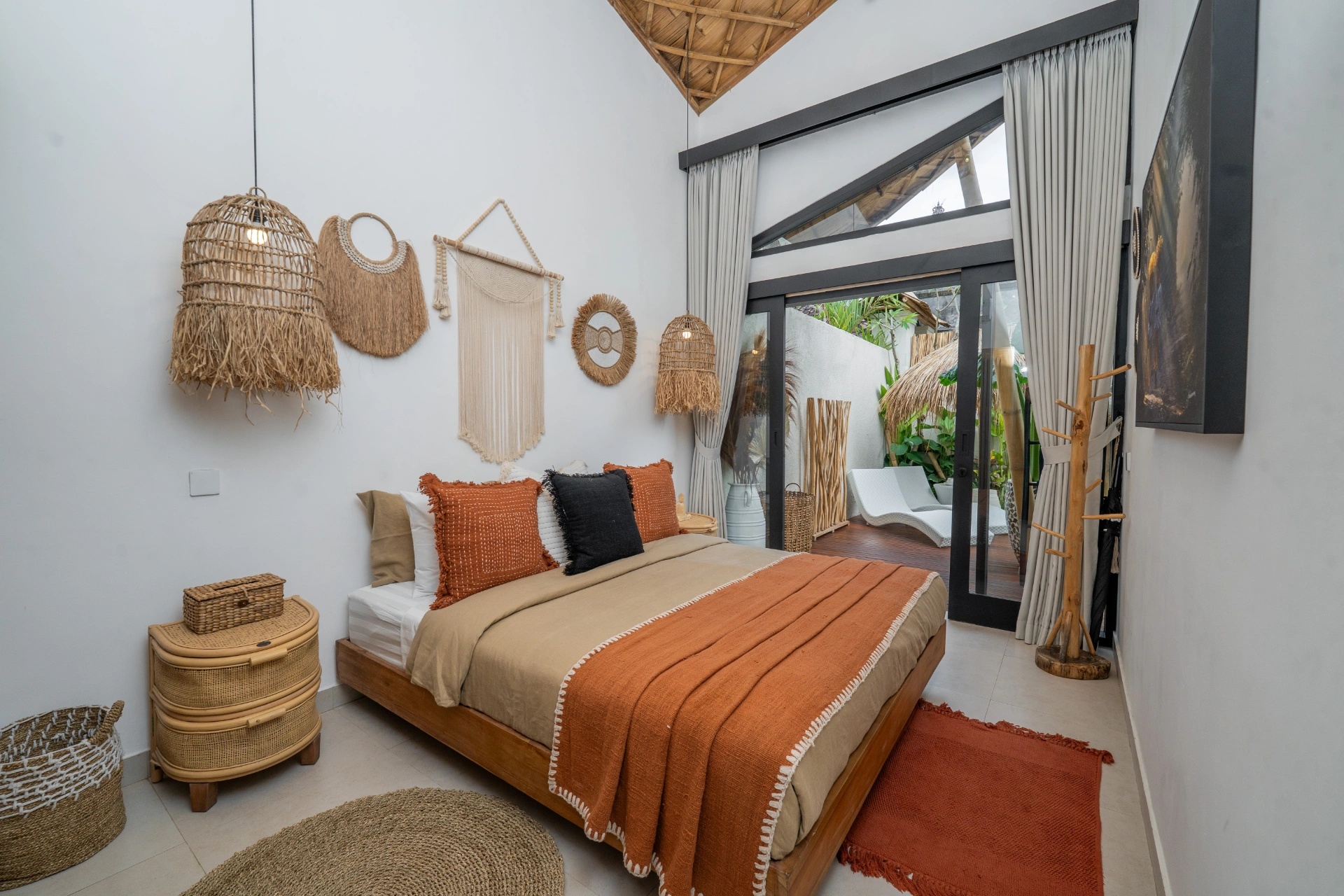 Villa Bergaya – 2BR Brand New Chic Oasis in Berawa, 2-bed villa for rent in Canggu – photo 2 of 15