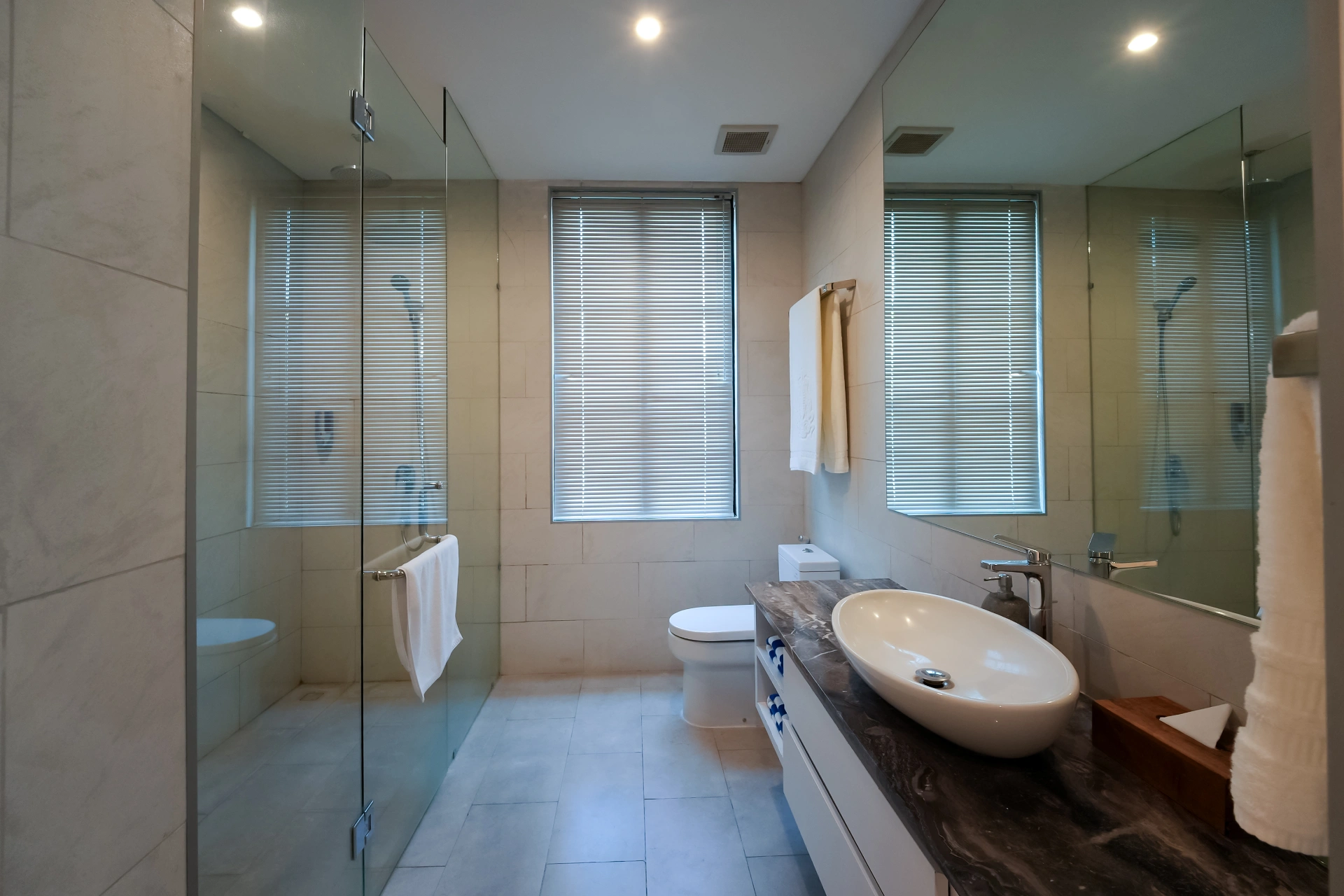 Modern Bright and Airy Residence in Umalas, 4-bed villa for rent in Canggu – photo 10 of 11